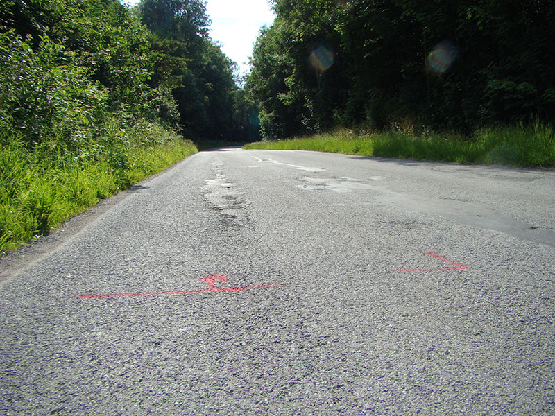 Schadensbild::Ausbrüche, Fahrspuren, starke Ausmagerungen