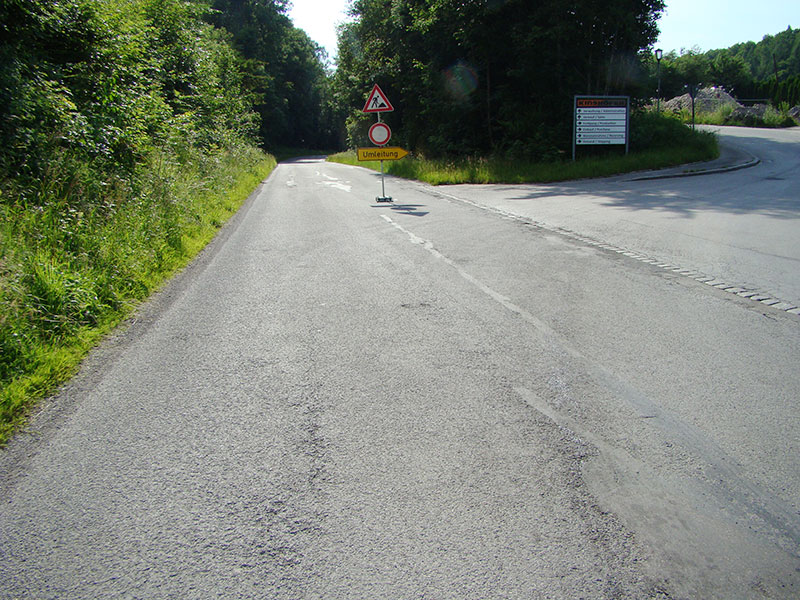 Schadensbild::Ausbrüche, Fahrspuren, starke Ausmagerungen